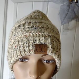 Like new condition hats for women One size